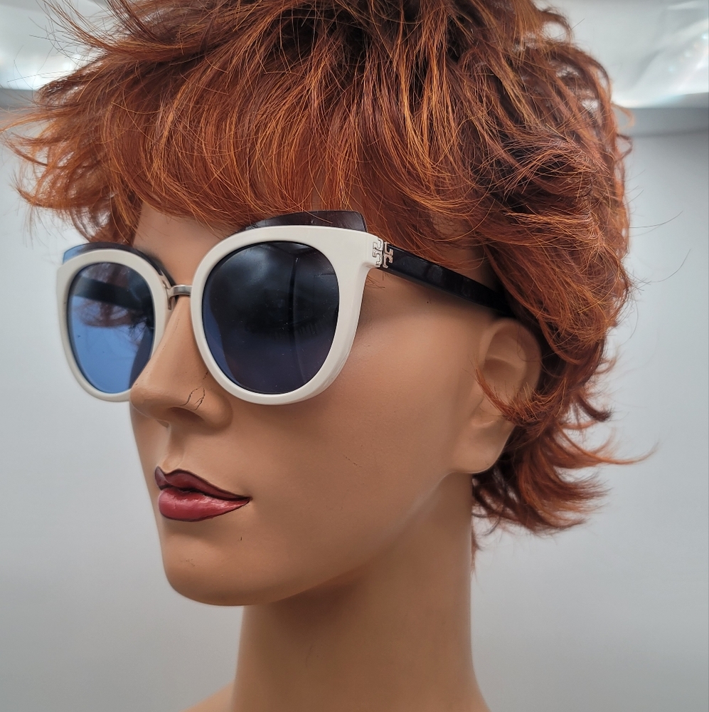 NWT Ivory Blue Tory Burch TY9049 Sunnies